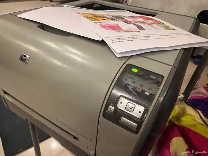 طابعة اتش بي hp ليزر ملون مع حبر فل اصلي 7