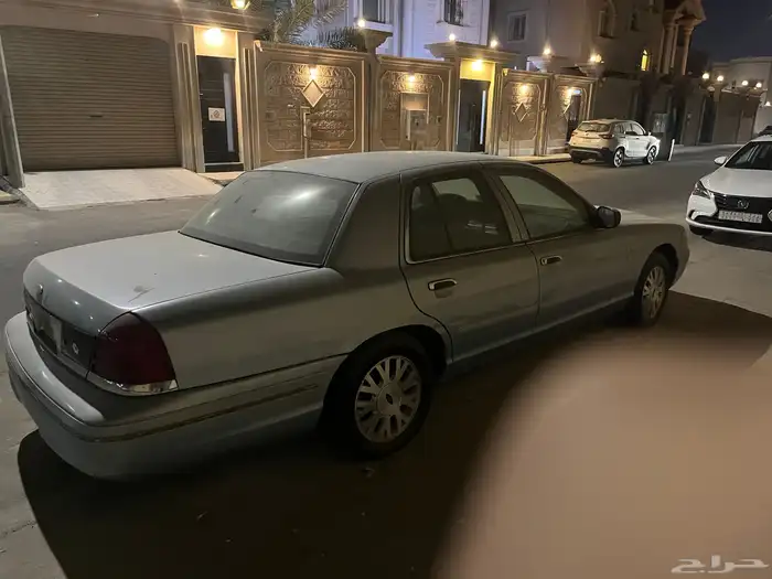 فورد كراون فيكتوريا 2