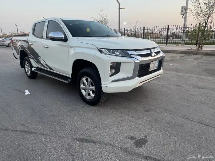 ميتسوبيشي L200 2022 فل كامل ابيض 7
