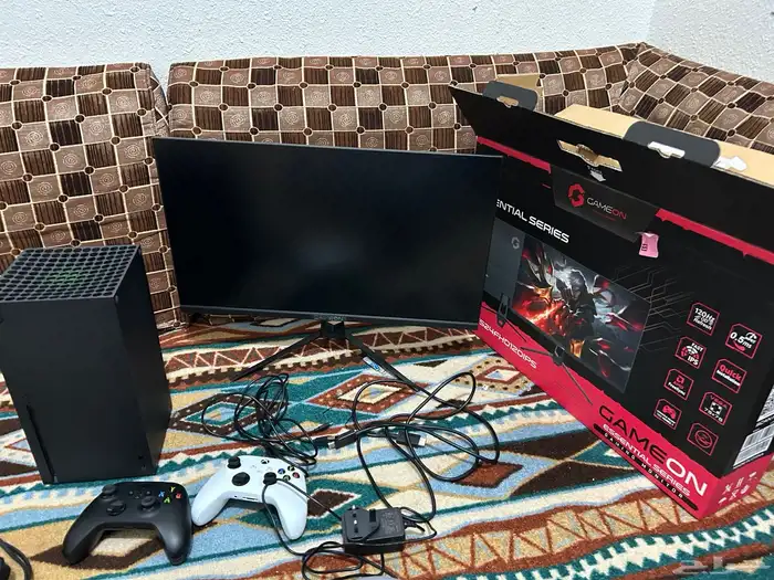 اكس بوكس للبيع معا شاشه قيمنق 0