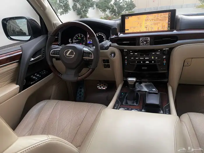 لكزس LX570 بلاك اديشن 19
