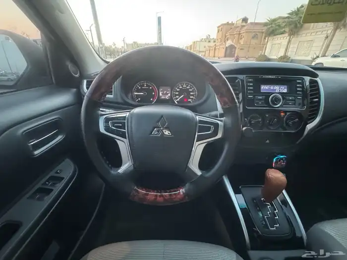ميتسوبيشي L200 2022 فل كامل ابيض 18
