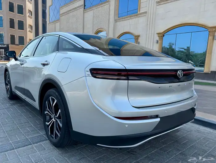 Crown 2023 الممشى 16 ألف كم 0