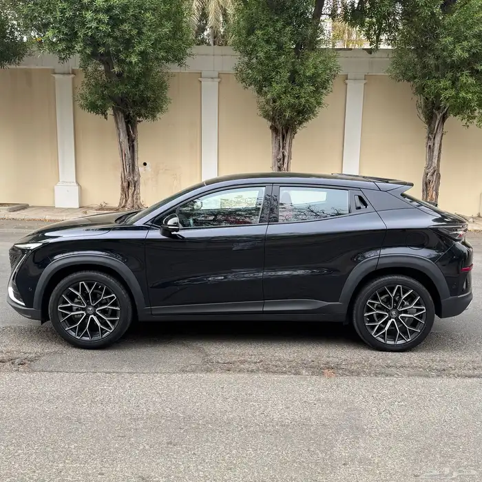 شانجان Uni-T 2024 فئة الفل Elite اسود 1