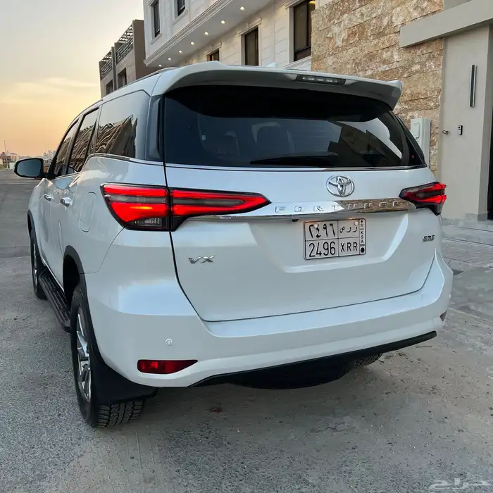 فورتشنر 2023 ديزل محرك 2800 مالك واحد بحالة الوكالة . 8