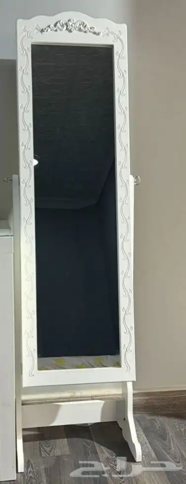 للبيع مرآة طويله بحاله ممتازه 0