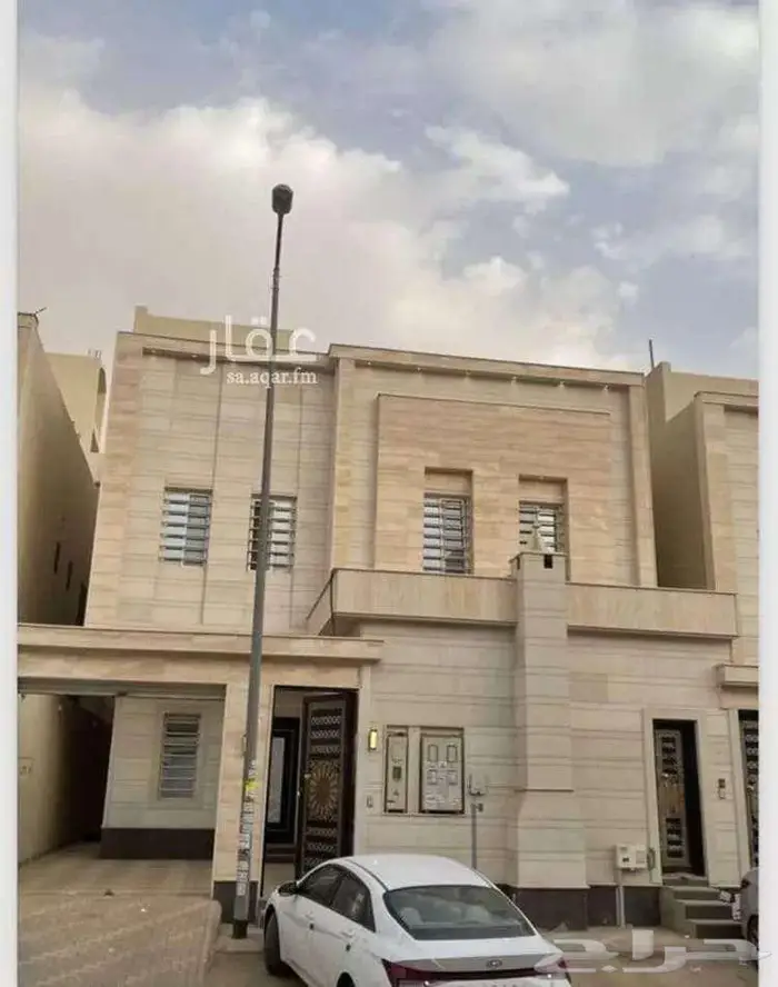 فيلا للبيع في حي القادسيه 4