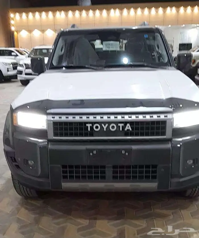 رمادي برادو TXL3 أقل سعر 228000 - بنزين سعودي 0