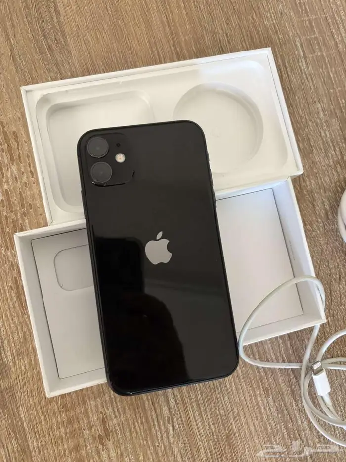 للبيع ايفون 11 سعة 128 مع هدية 4