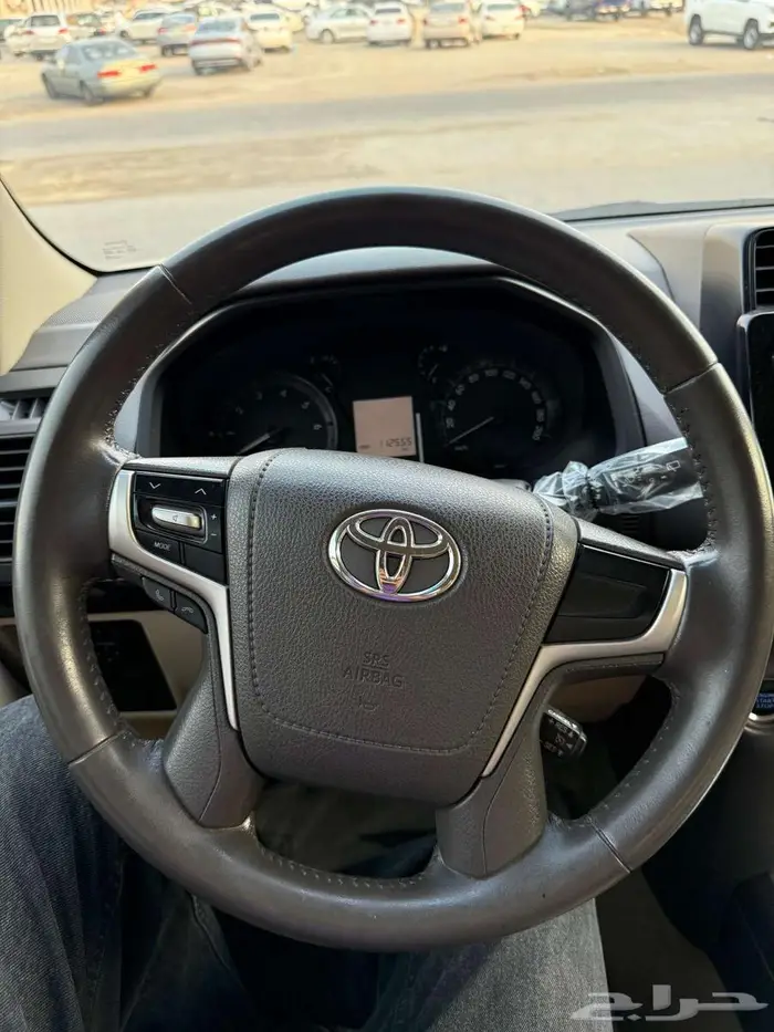 تويوتا برادو نص فل TXL V6 ابيض ممشى 112 الف بنزين 2020 5
