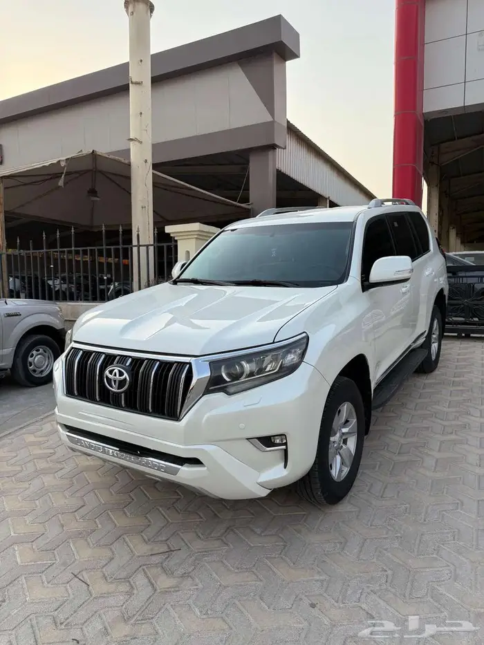 تويوتا برادو نص فل TXL V6 ابيض ممشى 112 الف بنزين 2020 3