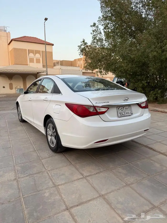 للبيع سوناتا 2014 المجدوعي ممشى 377 الف 5