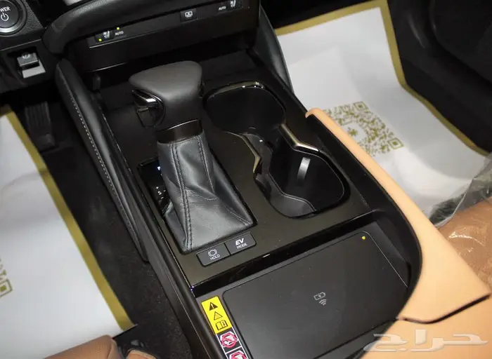 لكزس - ES300 Bh هايبرد - 2024 - نص فل - خليجي 10