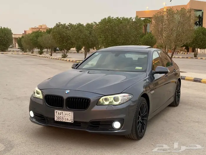 بي ام دبليو 520i 2016 بحالة ممتازة 12