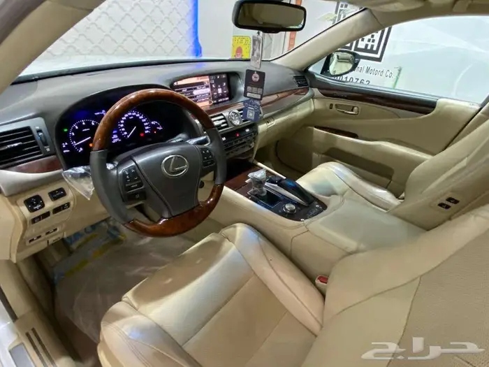 لكزس LS460 2015 24