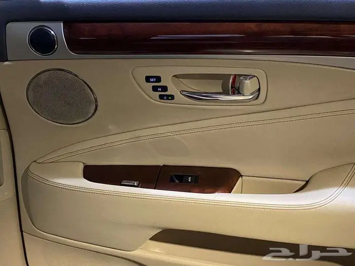 لكزس LS460 2015 15