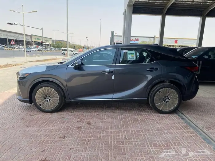 لكزس RX350 BB 2025 تيتانيوم داخلي بني -ابيض داخلي بني سعودي 4