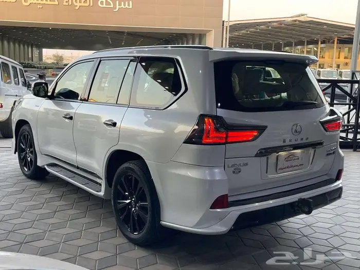 لكزس 2019 LX570 بلاك ايديشن 6
