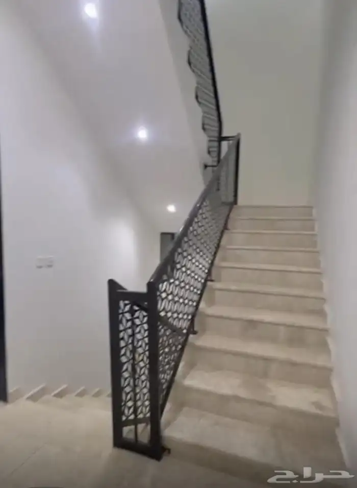 للبيع دور علوي مع ملحق مستقل 7