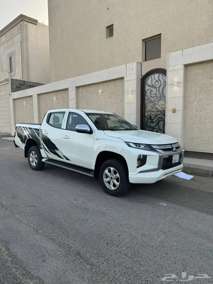 متسوبيشي 2022 تماتيك دبل L200 2