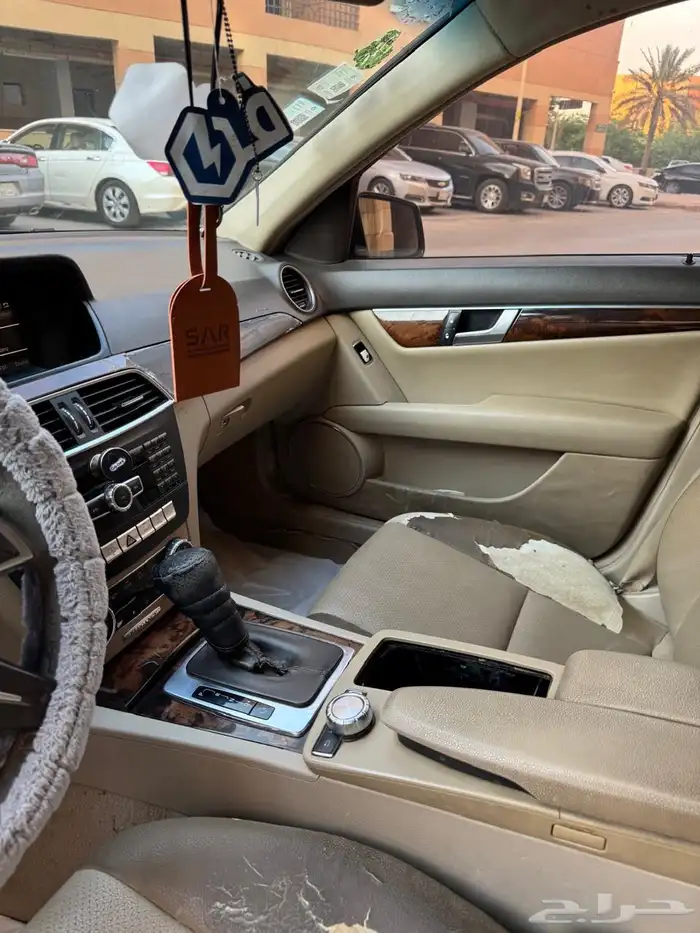 مرسيدس C200 موديل 2012 11