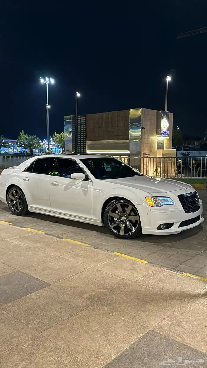 كرايسلر SRT صيانات الشركه 100km 10
