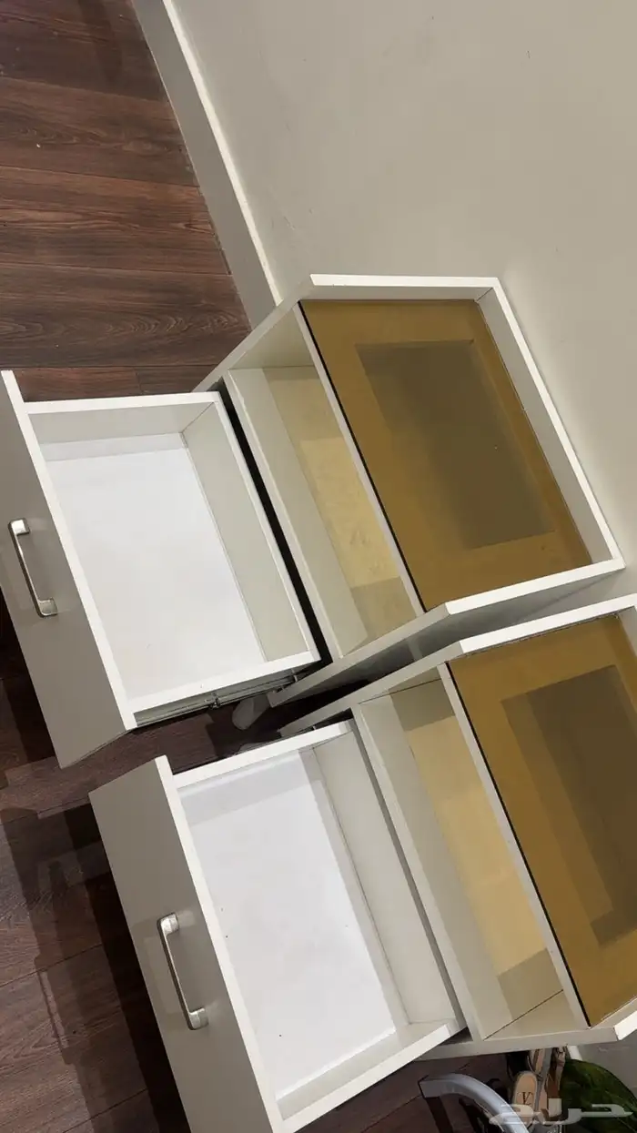 دولاب كبير مع التسريحه و اثنين كومدينات و سريرين 6