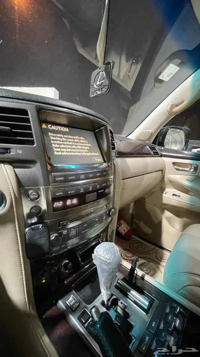 لكزس LX570 فل كامل 2009 11