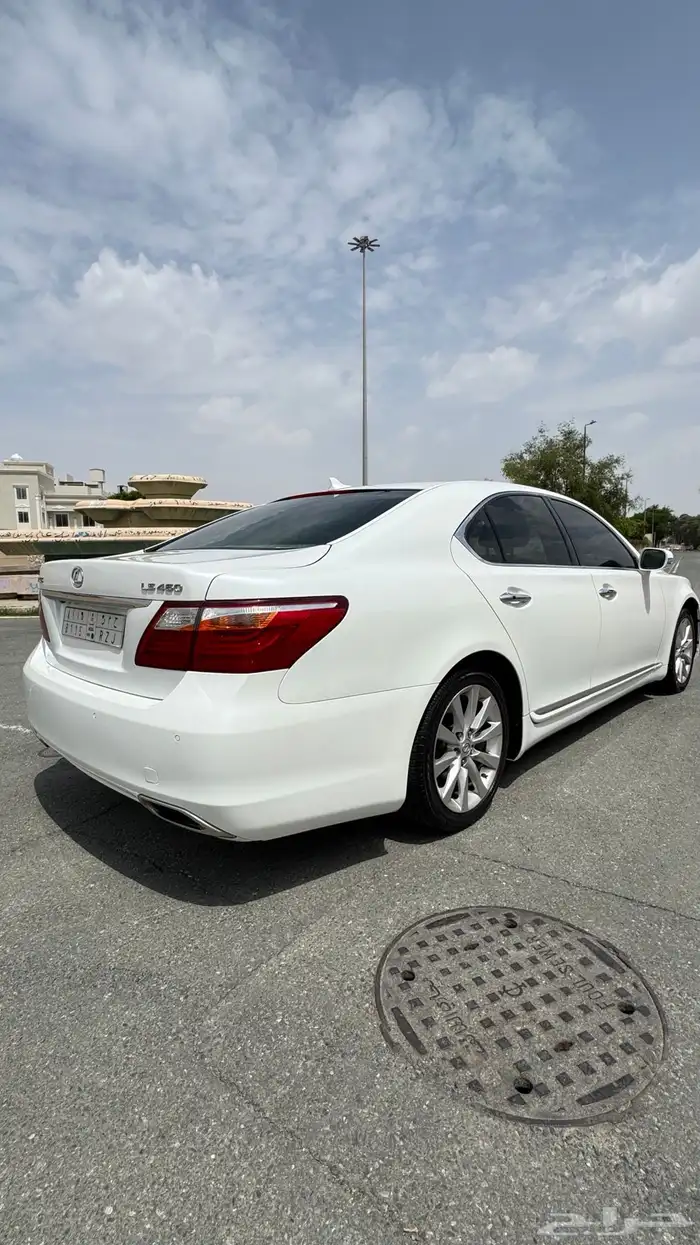 اعرض سيارة نوع لكزس L460 موديل2010 2