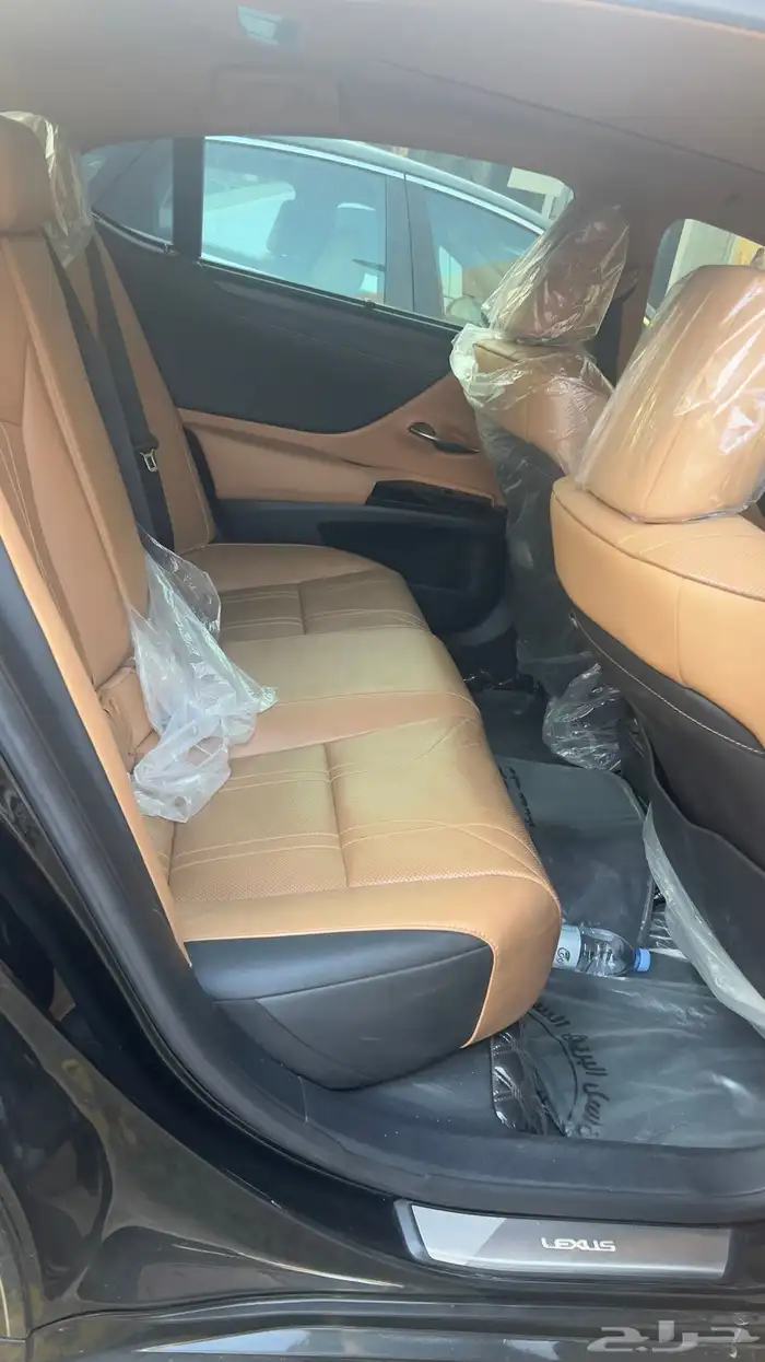 لكزس es350 2023 اسود 8