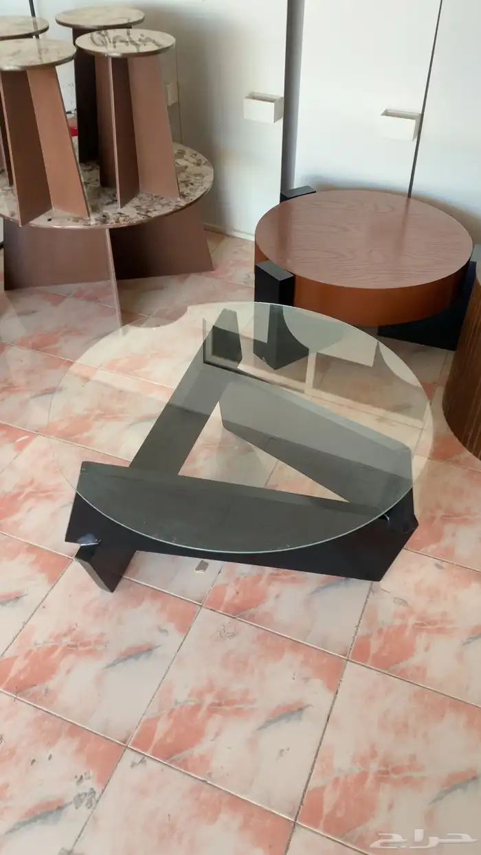 عروض على طاولات المجالس 1