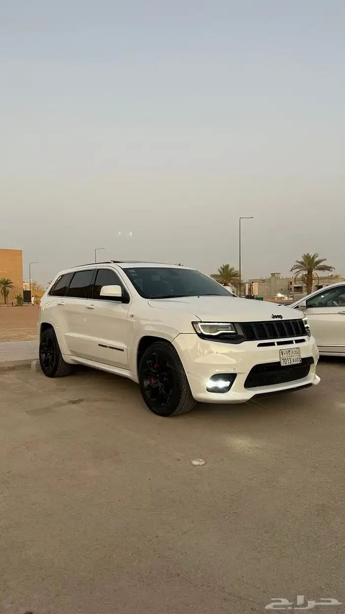 جيب قراند شروكي SRT موديل 2013 محول 5