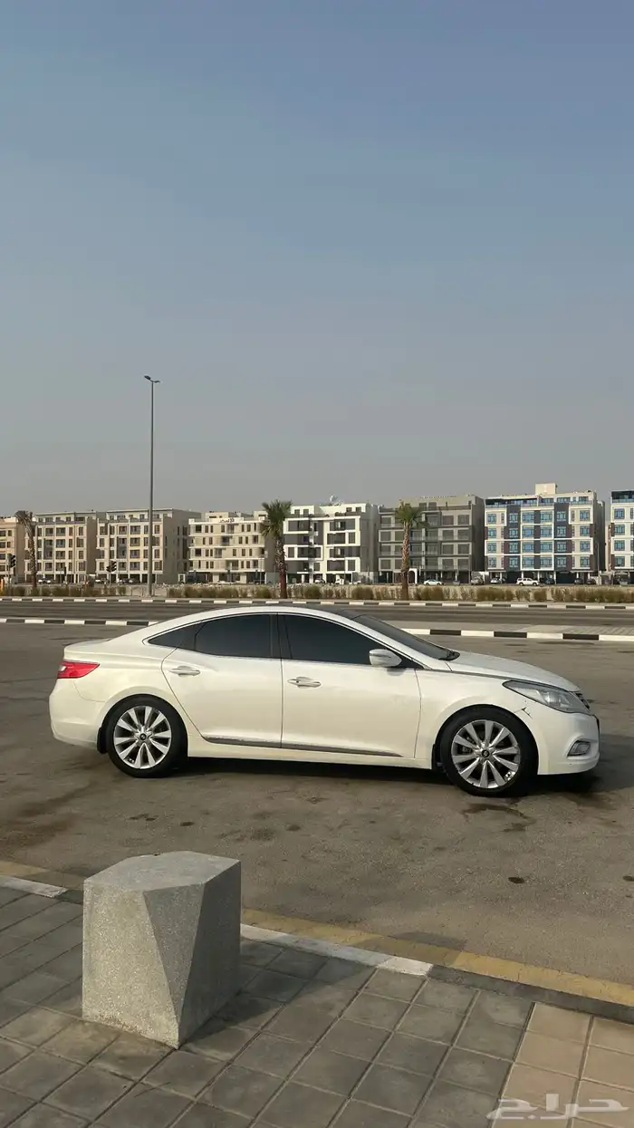 للبيع ازيرا 2014  V6 2