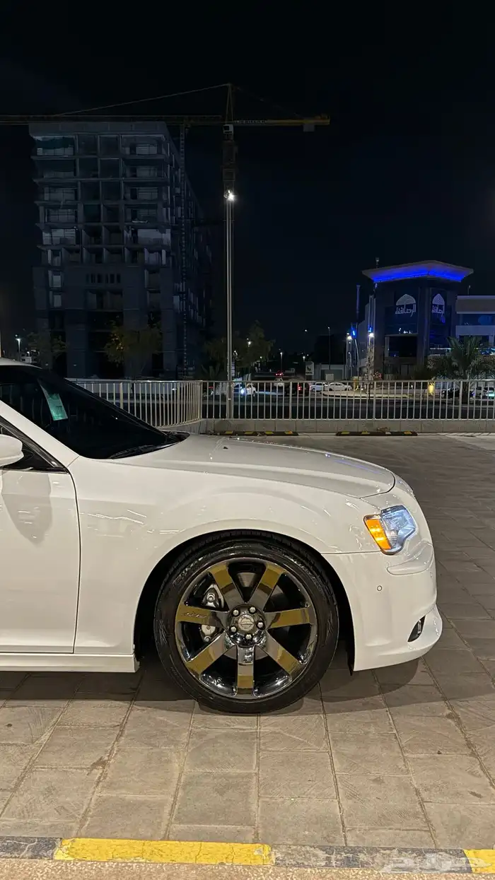 كرايسلر SRT صيانات الشركه 100km 5