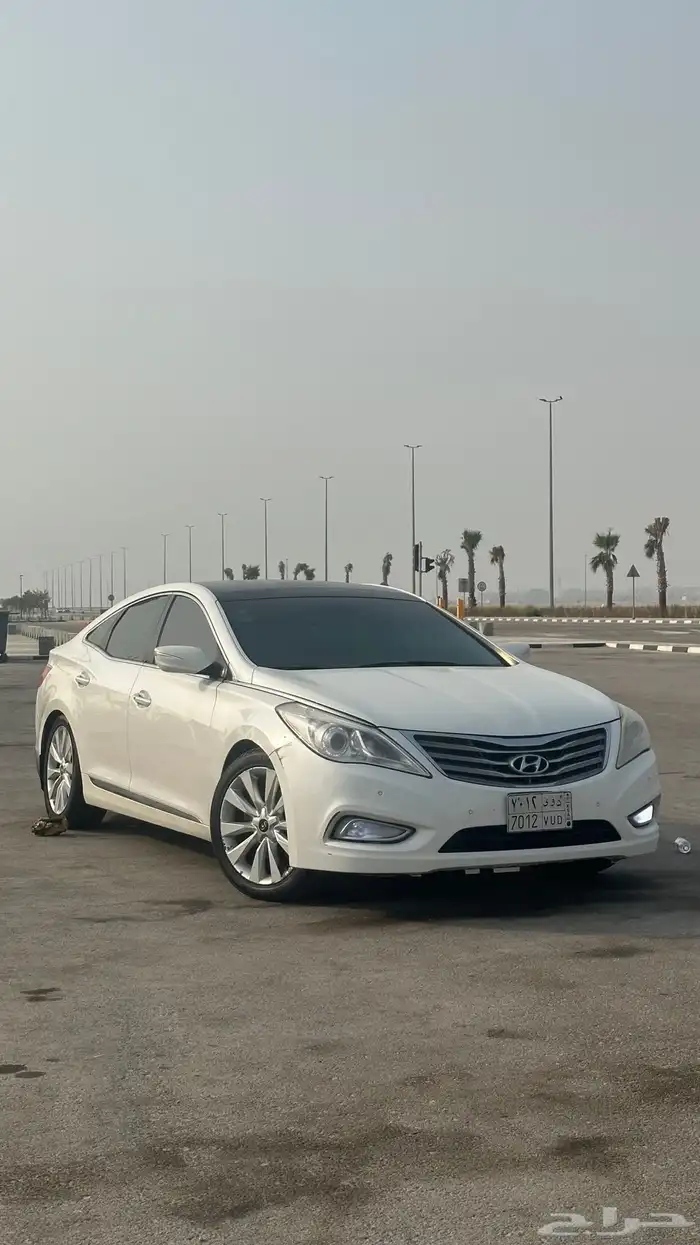 للبيع ازيرا 2014  V6 0