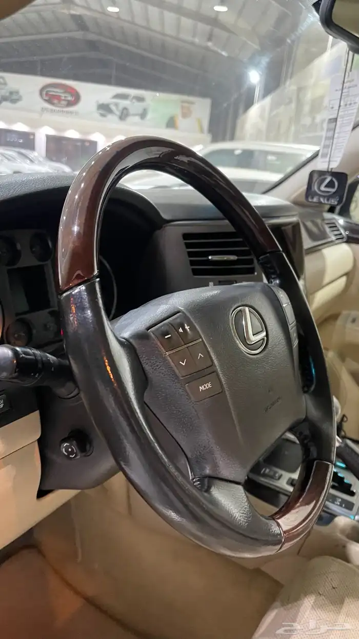 لكزس LX570 فل كامل 2009 9