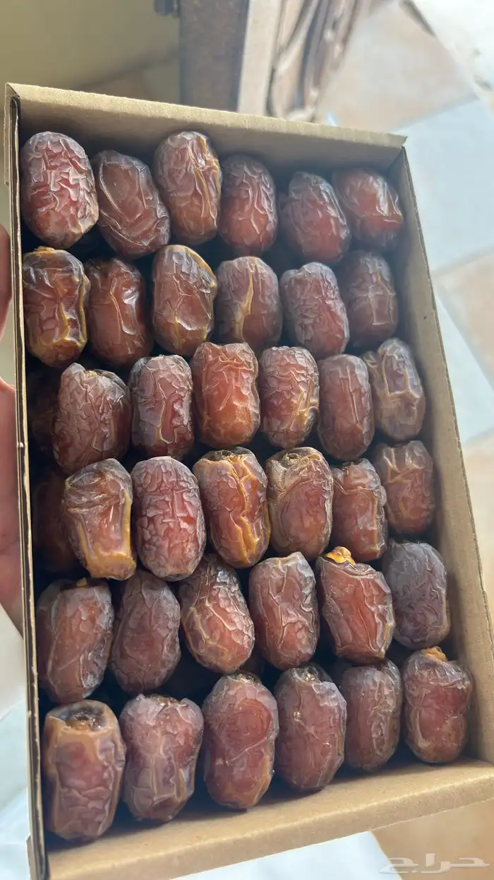 تمر خلاص الوادي فاااخر كرتون 1 كيلو 0