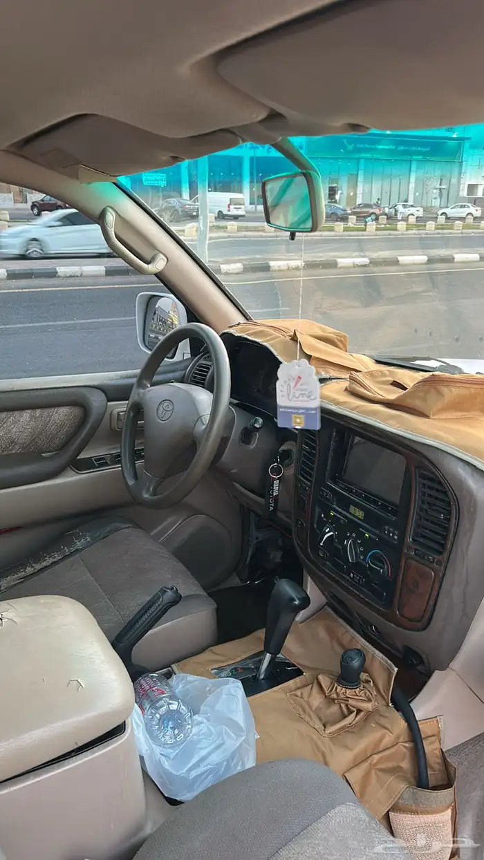 صالون لاندكروزر 2001 8