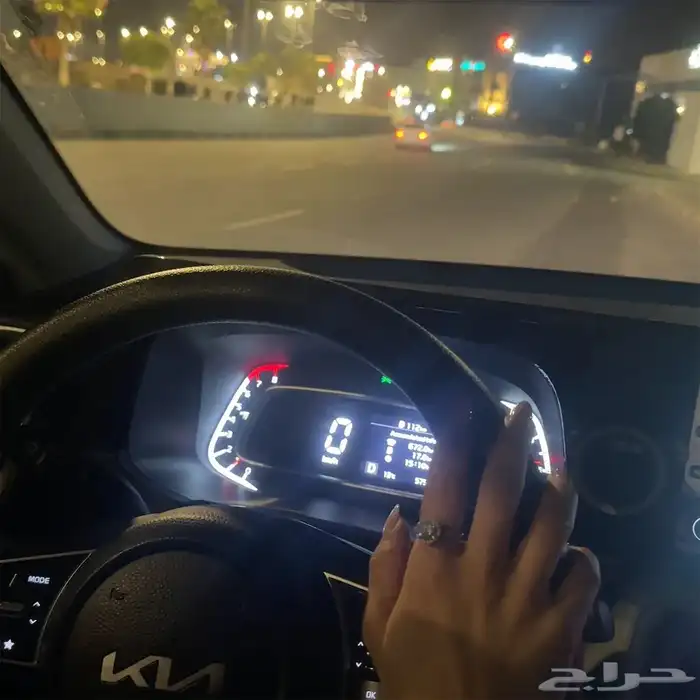 مدربة قيادة نساء فقط 1