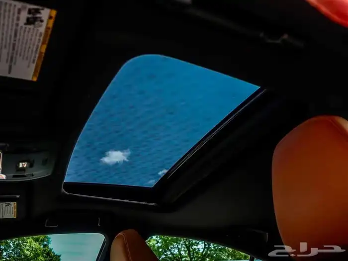 للبيع لكزز IS300 موديل 2023 - AWD ممشى قليل وارد كندا 5