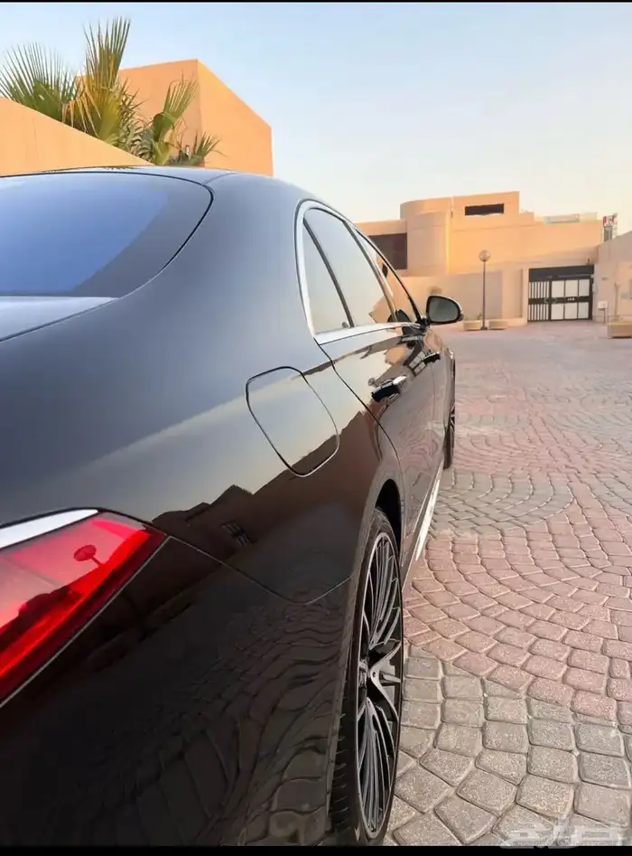 للبيع مرسيدس 2023 s500 اسود نظيف جدا 9