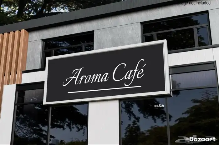 مصممة جرافيك 1