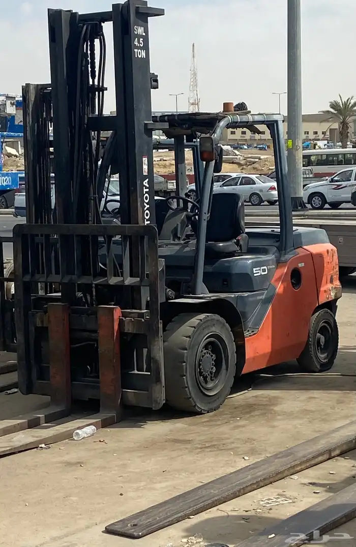 رافعات شوكيه وسيزرلفت ومان لفت وكرينات جي سي بي 8