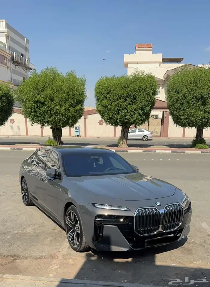 بي ام 740 BMW الفئة السابعة 1