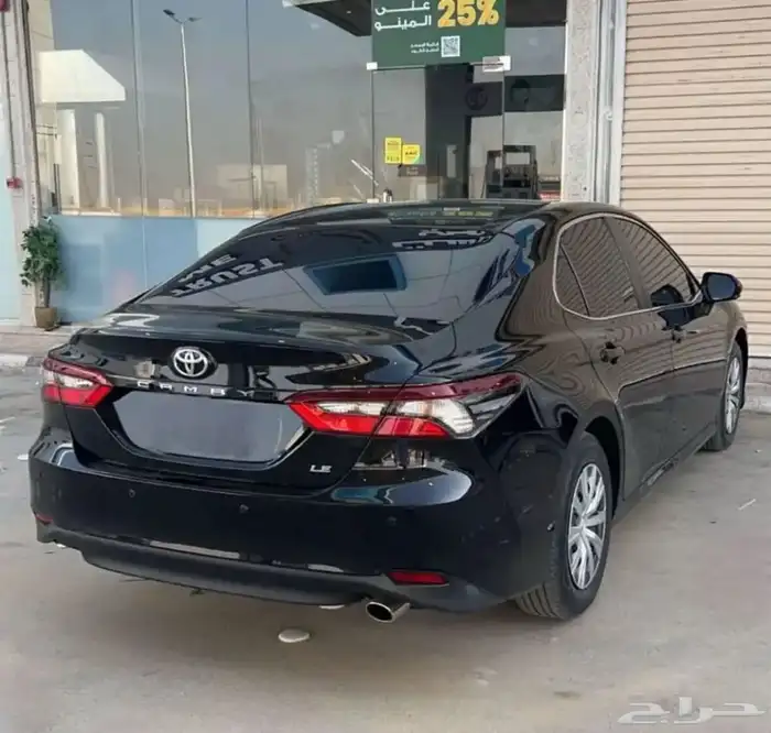مطلوب كامري اسود 22 او 21 او 23 0