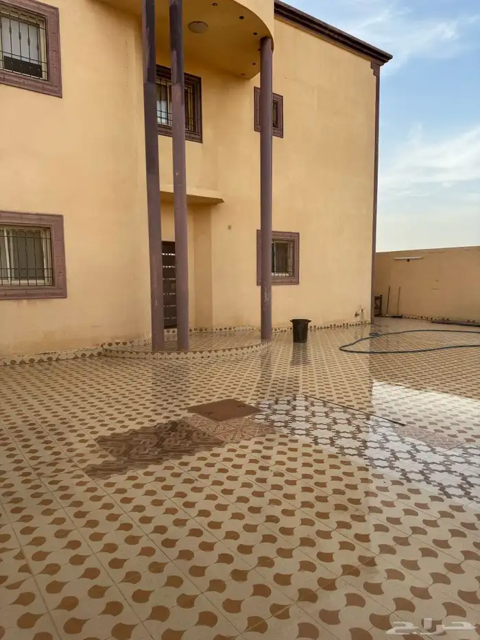للبيع فيلا دور أرضي وشقتين   صالحة للسكن والاستثمار بالبدايع 15