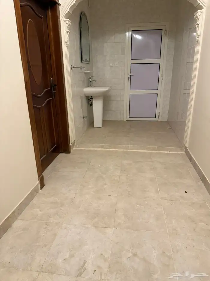 شقه للإيجار حى اشبيليا 0