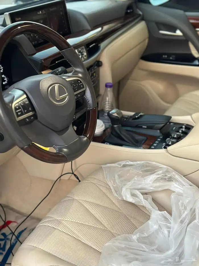 2020 جيب لكزس بلاك اديشن LX 570 شبه الوكالة نظيف جدا 5