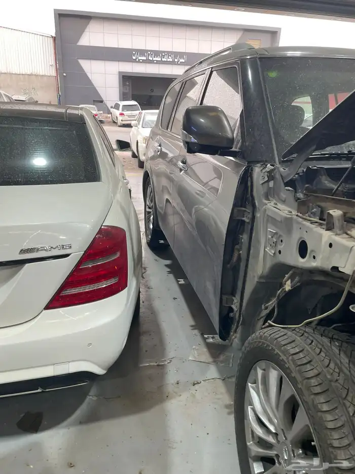 انفنتي QX80 2016 مصدوم للبيع بحالته 5