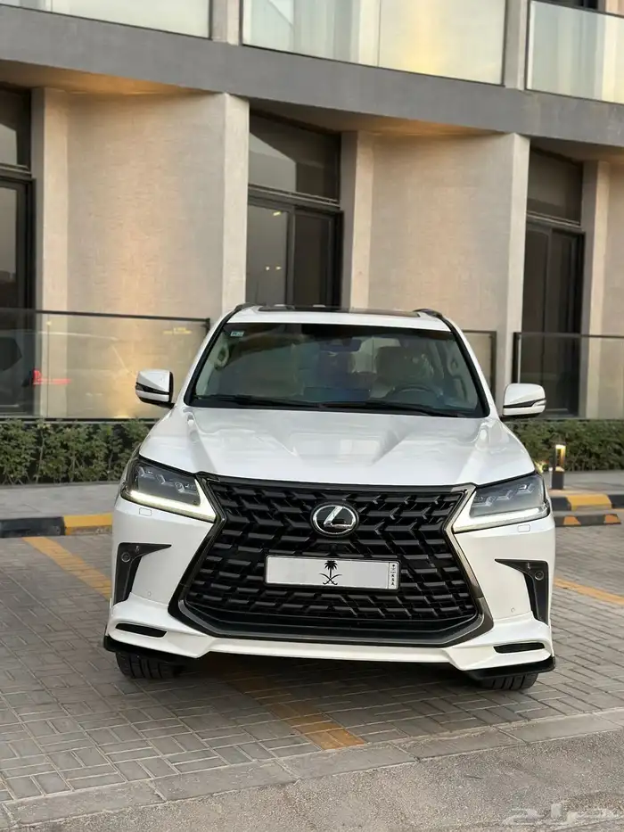 2020 جيب لكزس بلاك اديشن LX 570 شبه الوكالة نظيف جدا 1